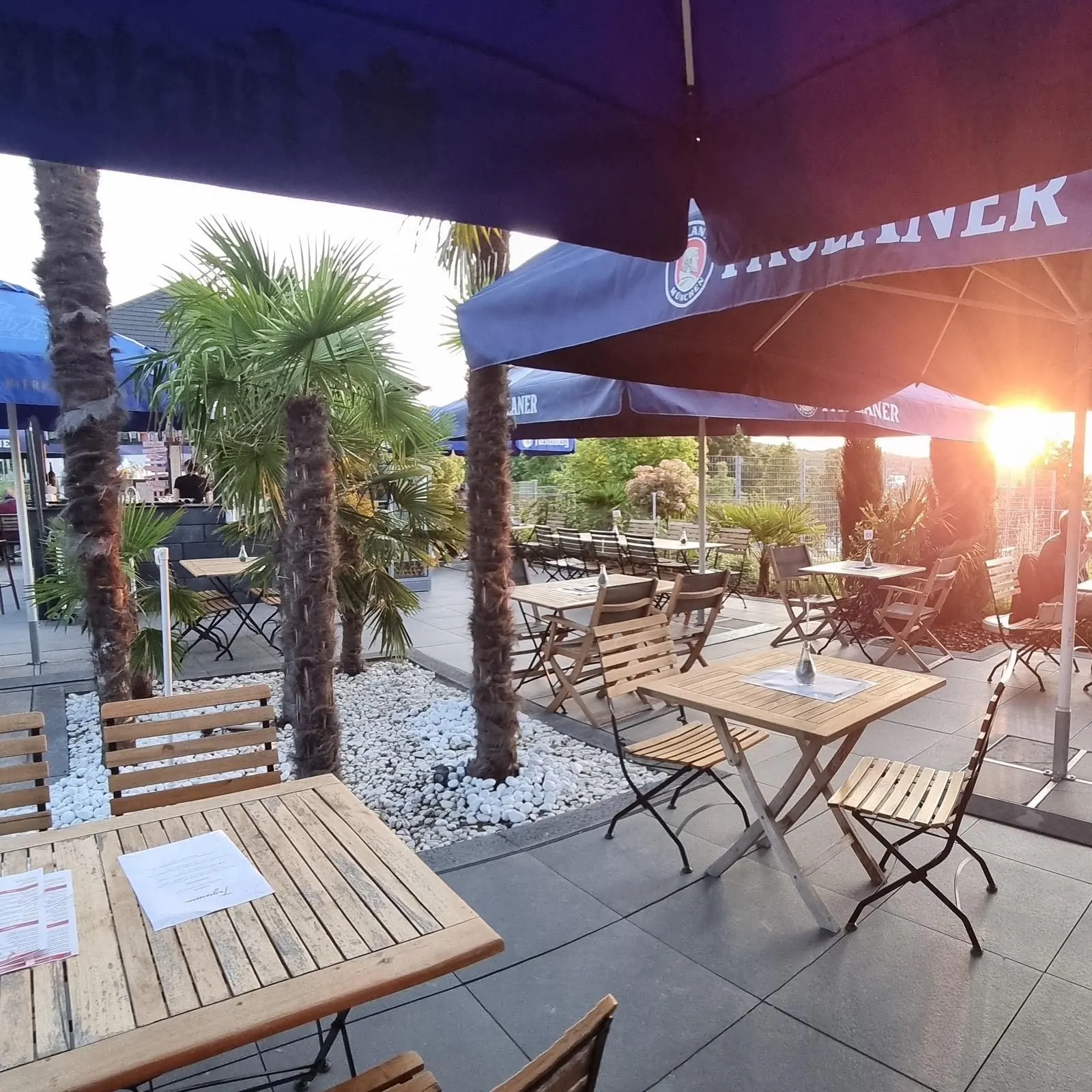 Terrasse des Ristorante Waldblick Cleebronn am Abend